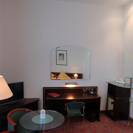 Hotel Schloss Schwarzenfeld Extérieur photo