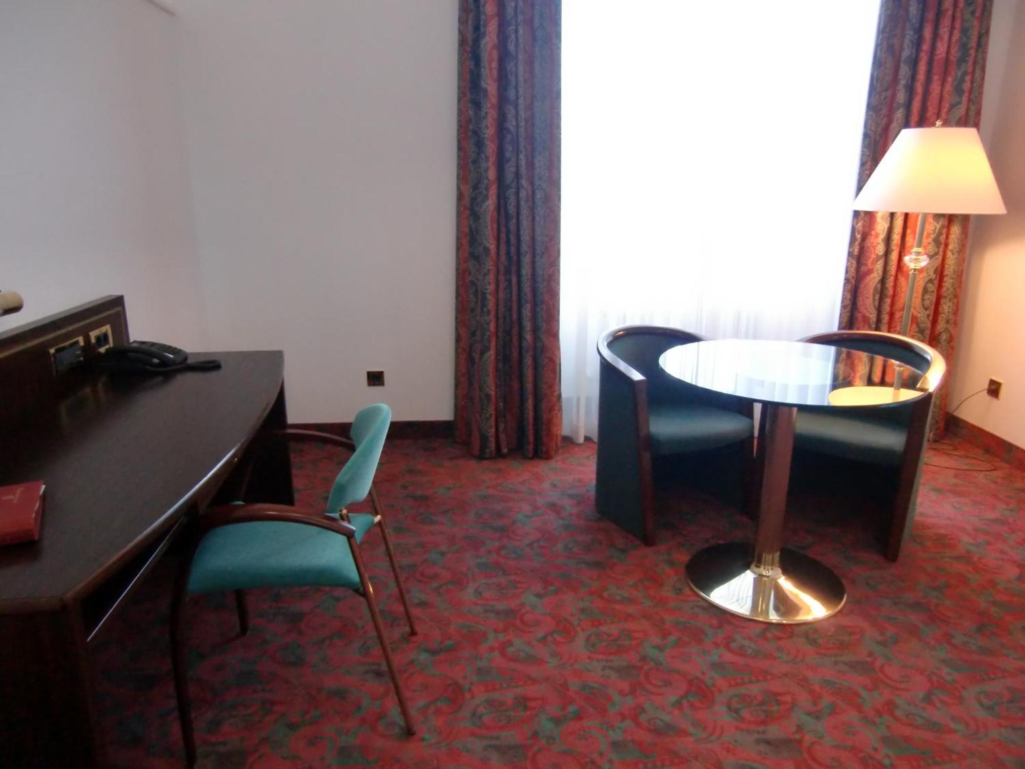 Hotel Schloss Schwarzenfeld Extérieur photo