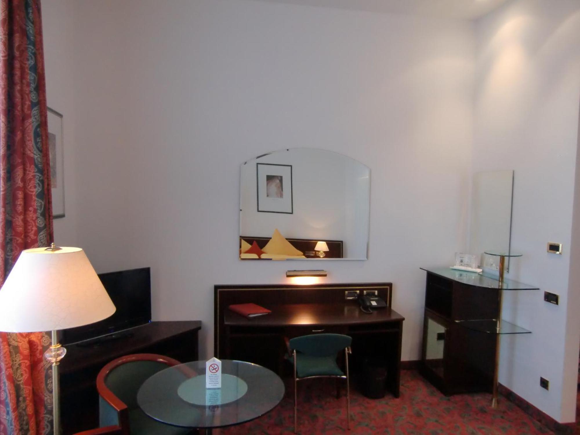 Hotel Schloss Schwarzenfeld Extérieur photo